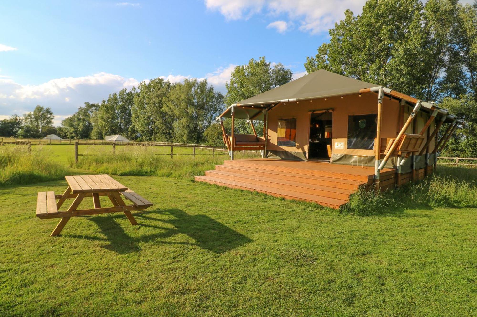 Horsley Hale Farm Glamping Hotel Ely Bilik gambar